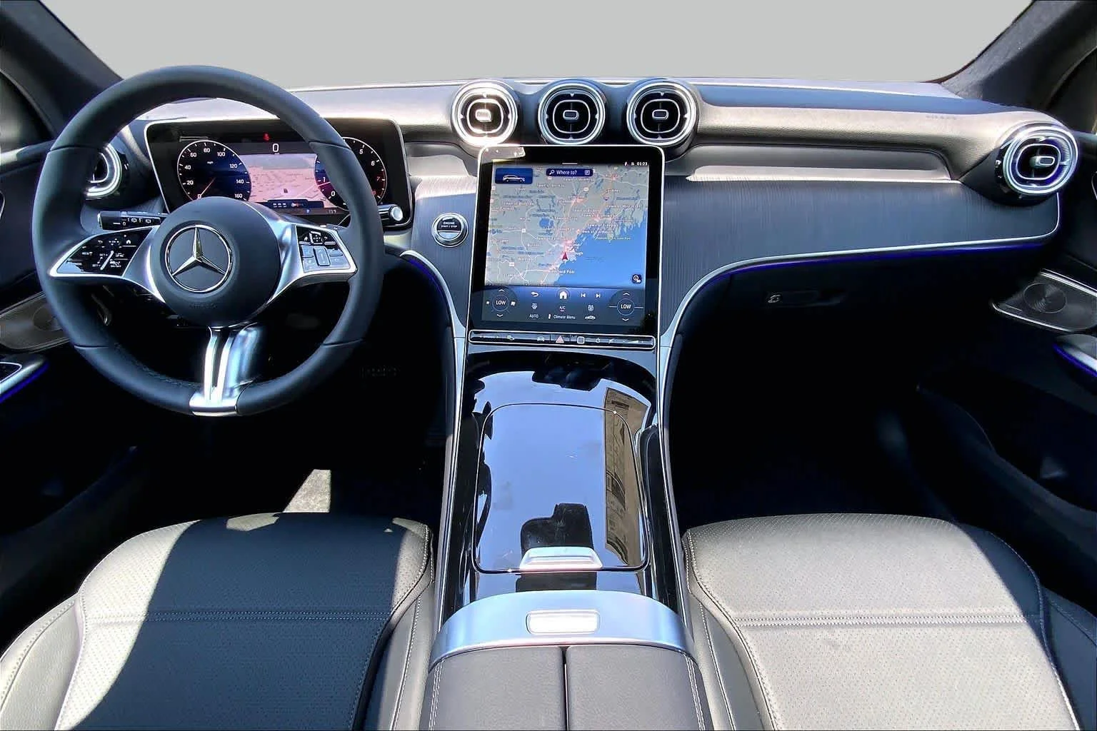 New 2026 Polar White Mercedes-Benz GLC 300 image 5