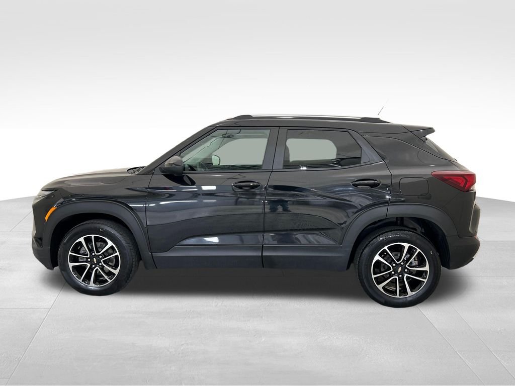 Used 2025 Black Chevrolet LT image 2