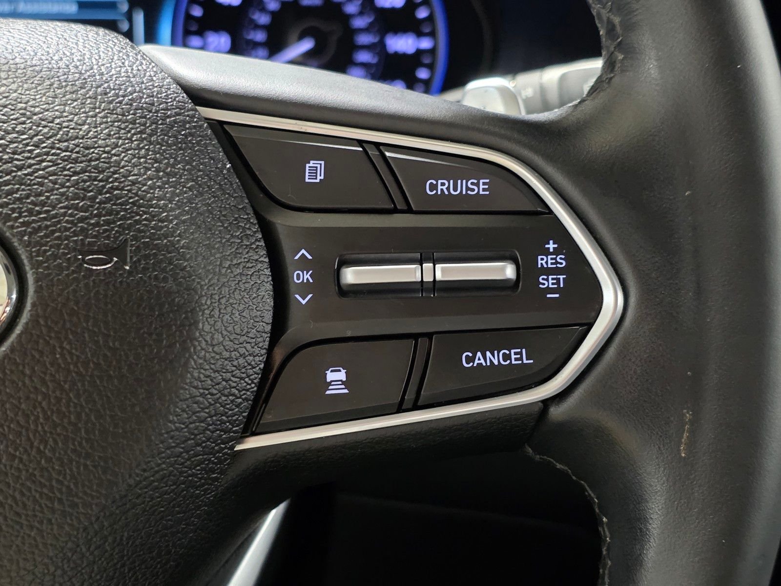 Used 2022 Hyper White Hyundai SEL image 34