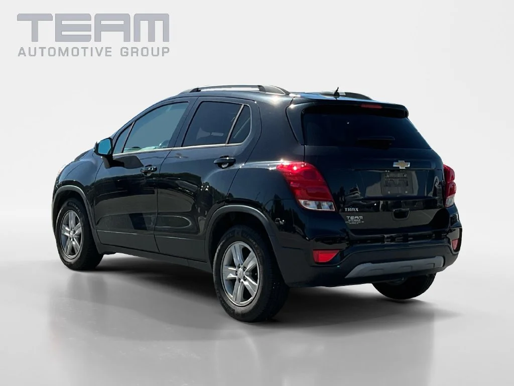 Used 2021 MOSAIC BLACK METALLIC Chevrolet LT image 5