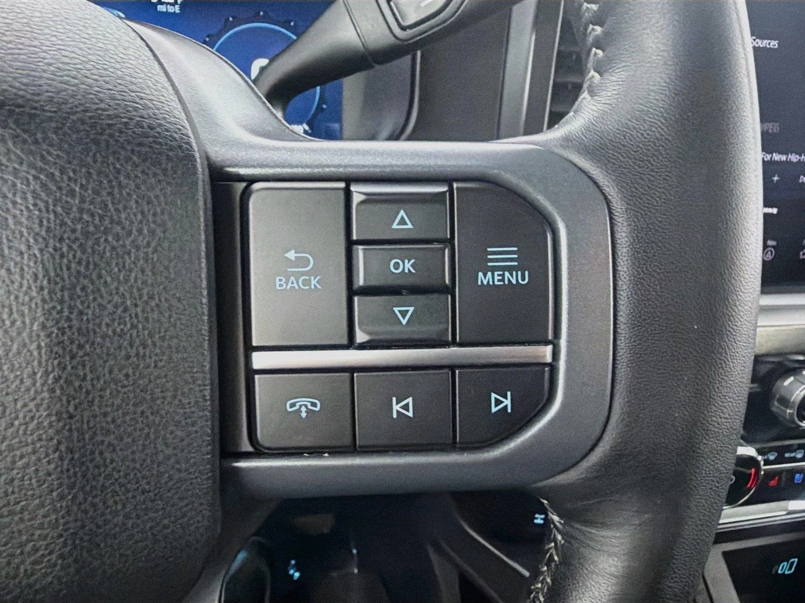 Used 2024 Glacier Gray Metallic Tri-Coat Ford LARIAT image 14