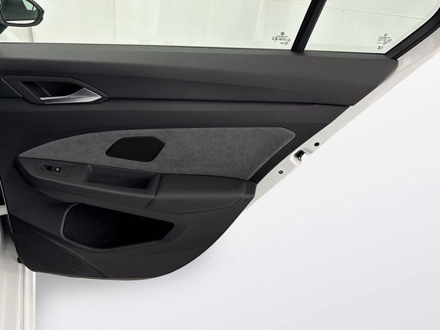 New 2026 Pure White Volkswagen 2.0T image 26