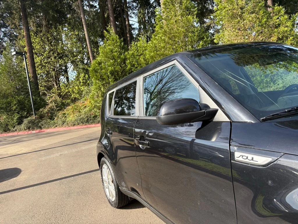 Used 2017 Shadow Black Kia Plus image 3