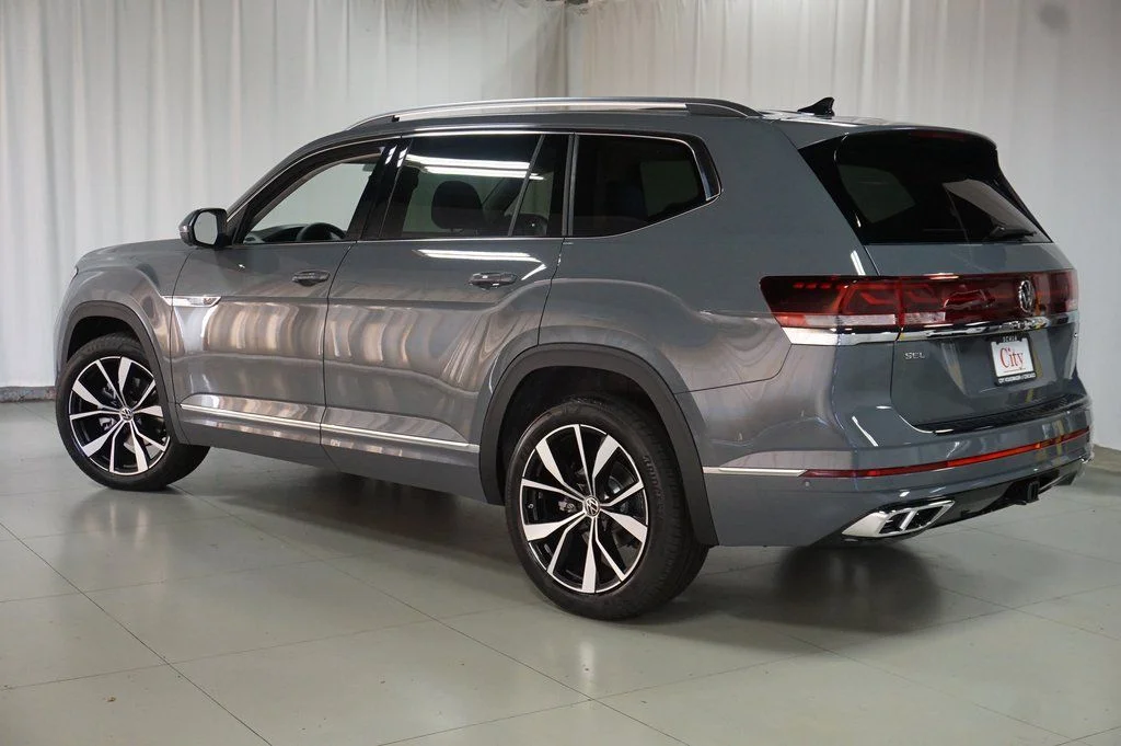 New 2026 Pure Gray Volkswagen 2.0T SEL Premium R-Line image 8