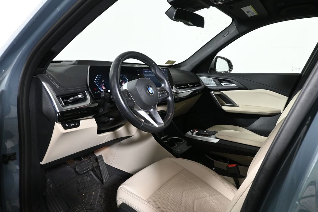 Used 2024 Green Metallic BMW xDrive28i image 4