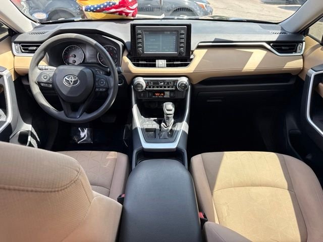Used 2019  Toyota XLE image 24