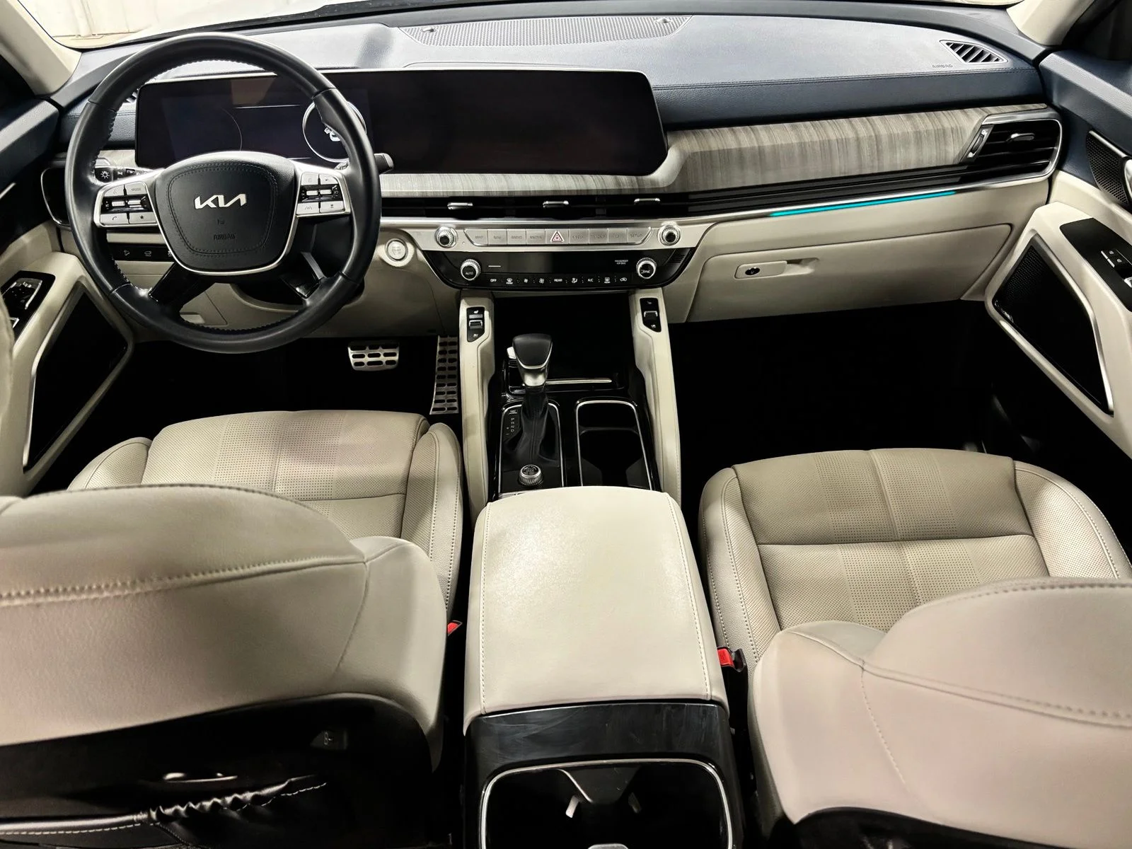 Used 2023 Silver Kia SX image 12