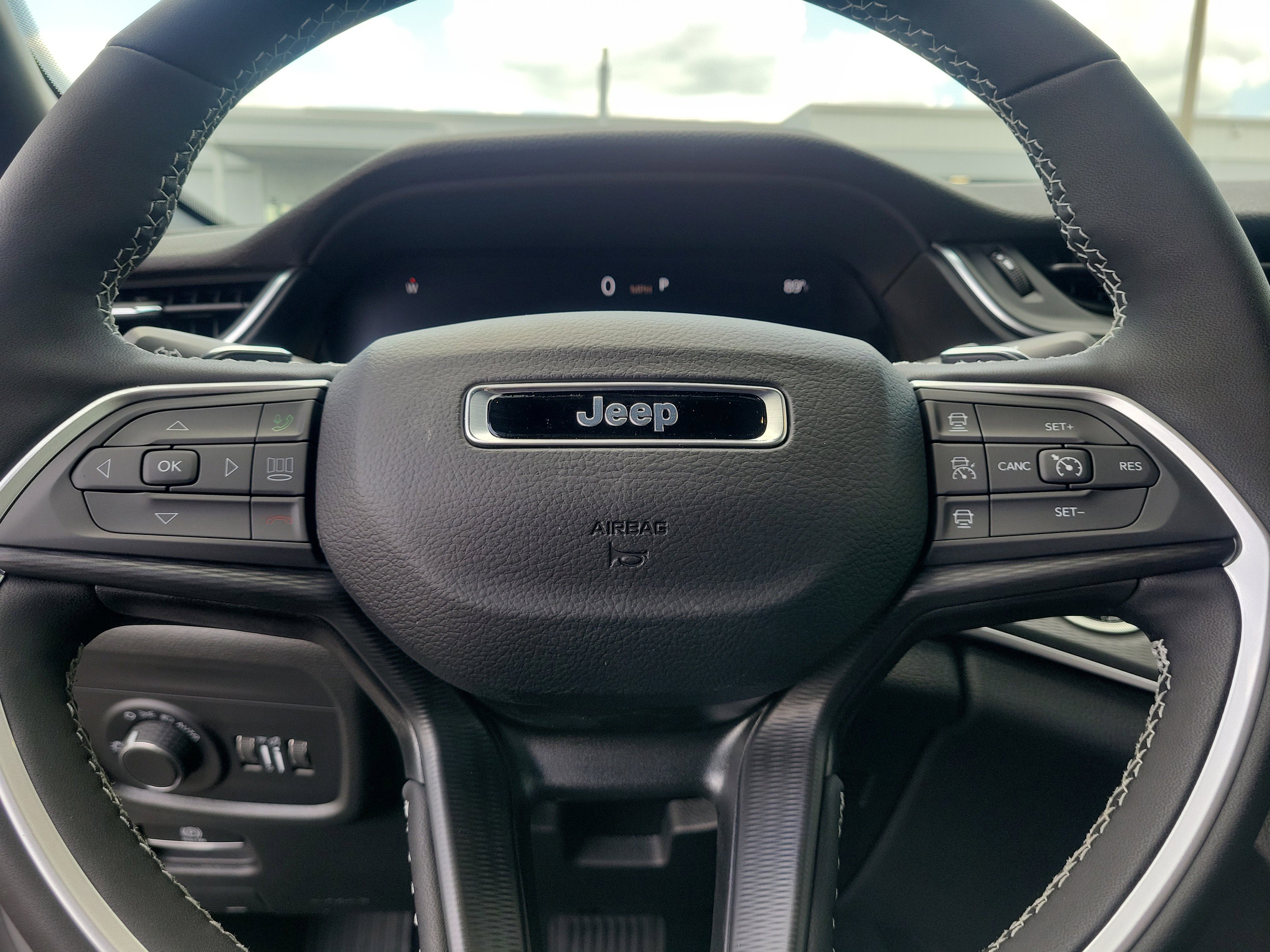 New 2026 Silver Zynith Exterior Paint Jeep Laredo X image 11
