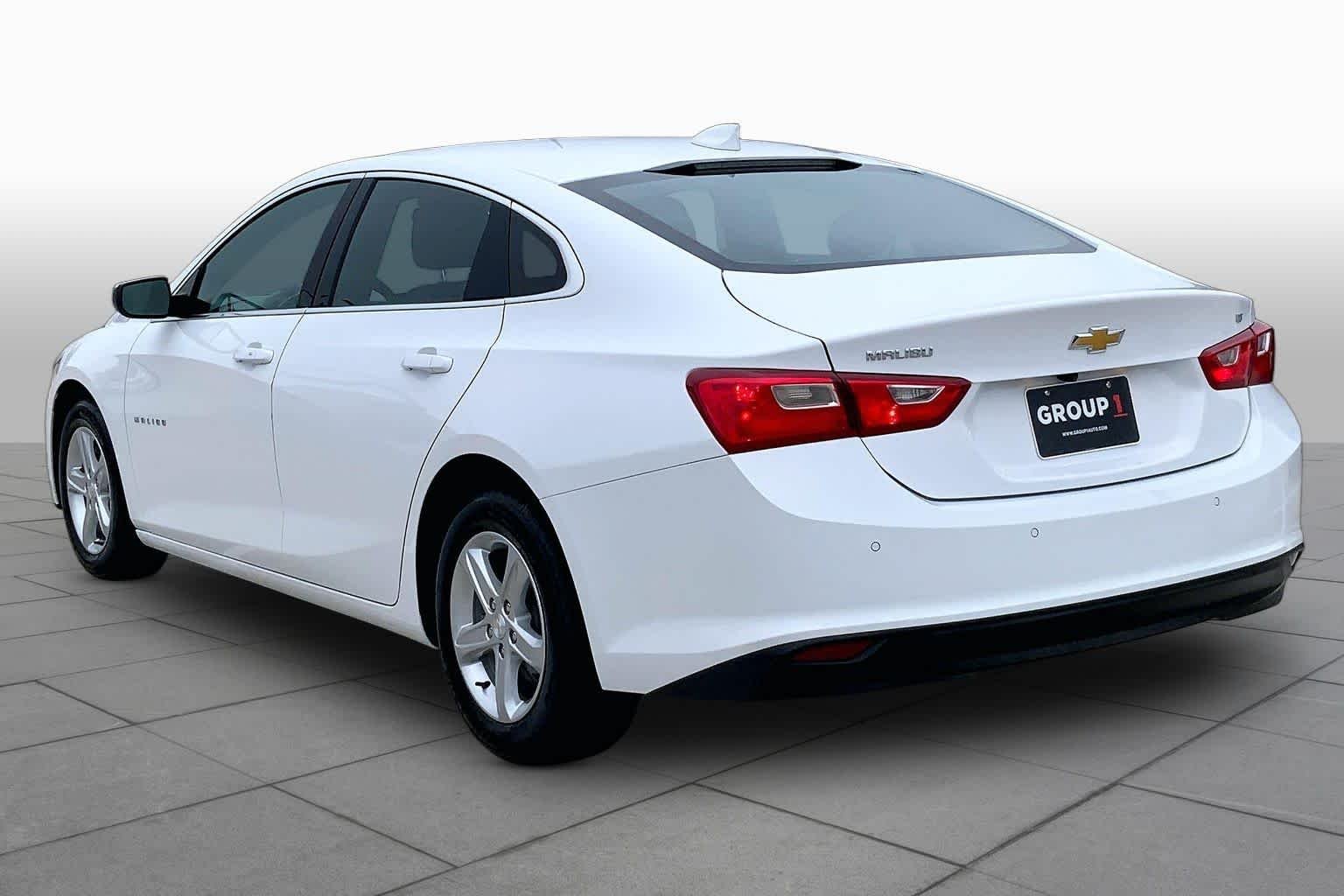 Used 2024 Summit White Chevrolet LT image 12