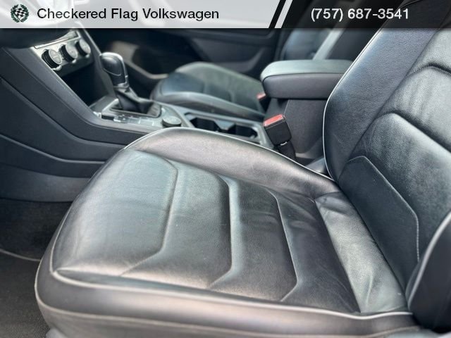 Used 2019 Pure White Volkswagen 2.0T SEL Premium 4Motion image 23