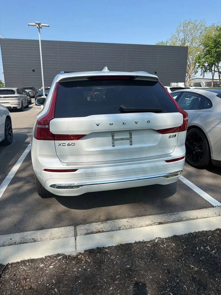2023 Volvo XC60 B5 Plus Bright Theme AWD's photo