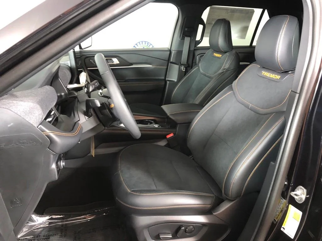 New 2026 Agate Black Metallic Ford Tremor® image 10