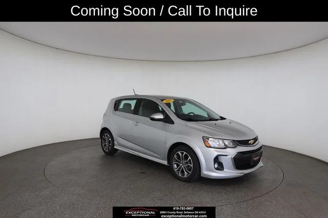 Used 2017 Silver Chevrolet LT image 27