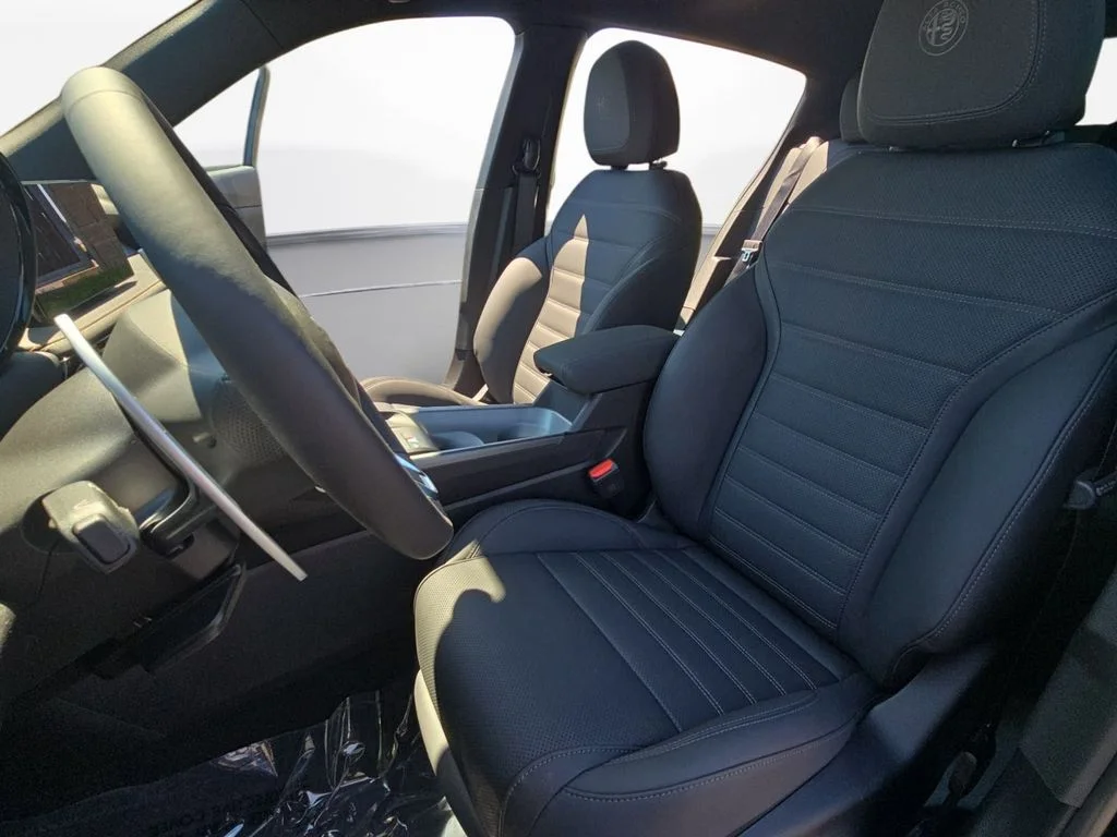 New 2026 Alfa Black Exterior Paint Alfa Romeo Base image 15