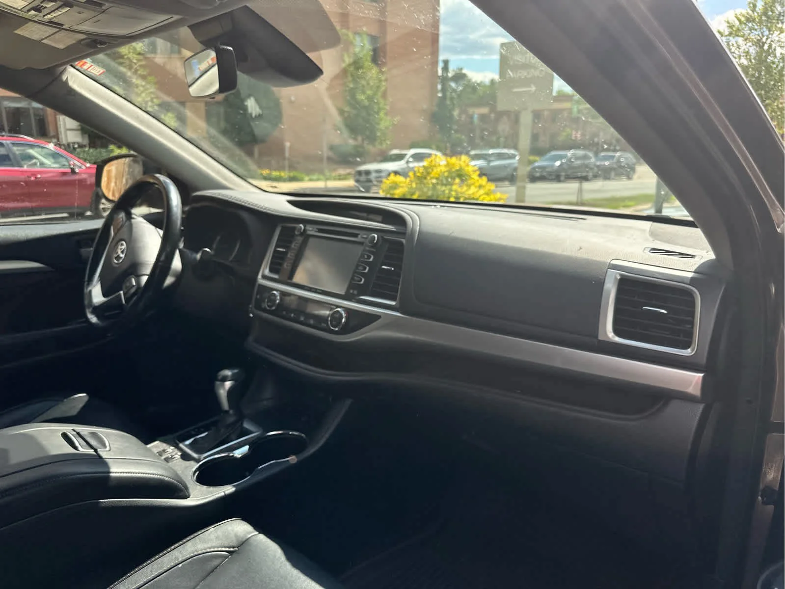 Used 2017 Toasted Walnut Pearl Toyota XLE image 9