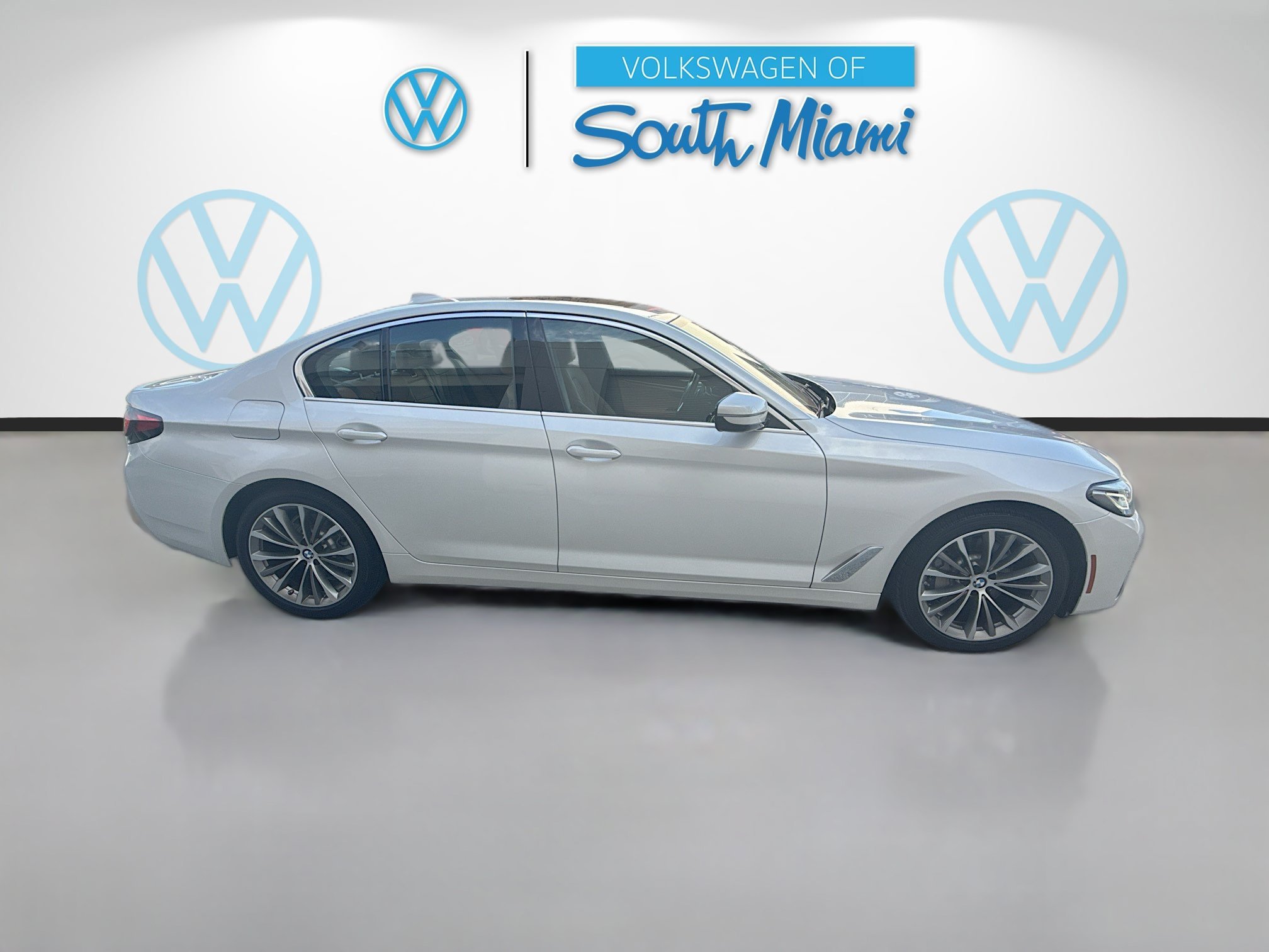 Used 2022 Mineral White Metallic BMW 530i xDrive image 8