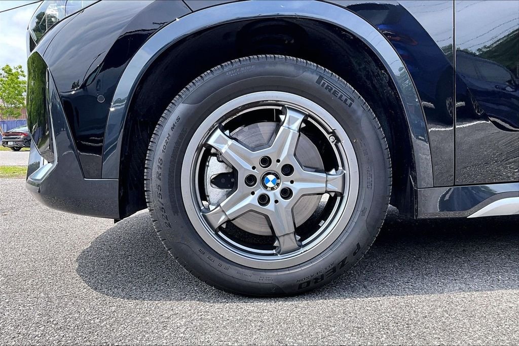 Used 2023 Black BMW xDrive28i image 34