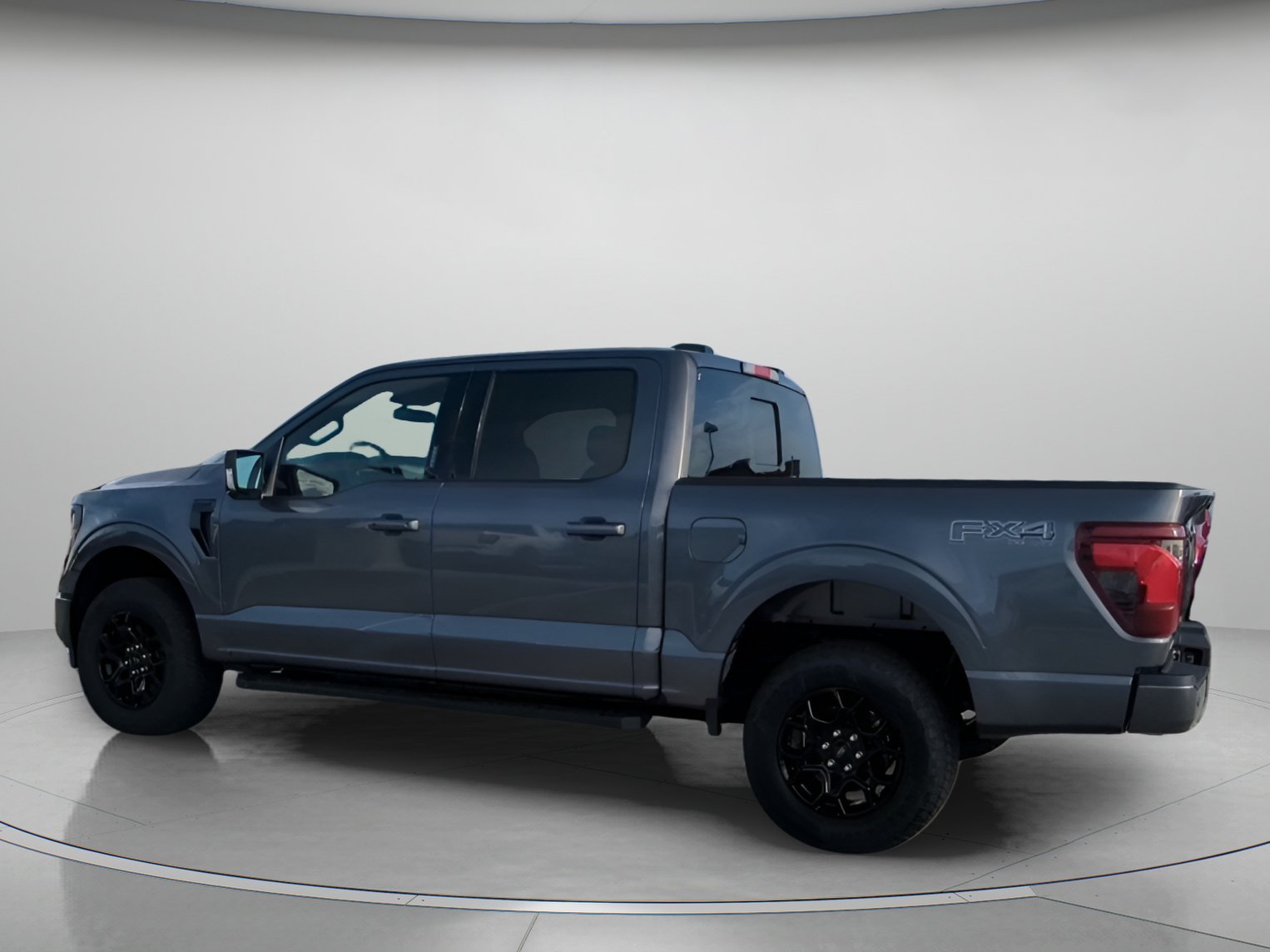 New 2026 Carbonized Gray Metallic Ford XLT image 17