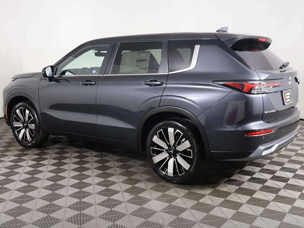 New 2026 Gray Mitsubishi SE 1.5T S-AWC image 17
