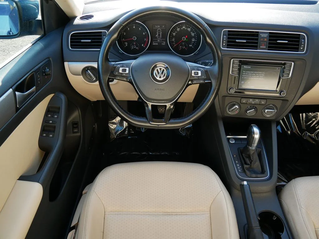Used 2017 Blue Volkswagen 1.4T SE image 12