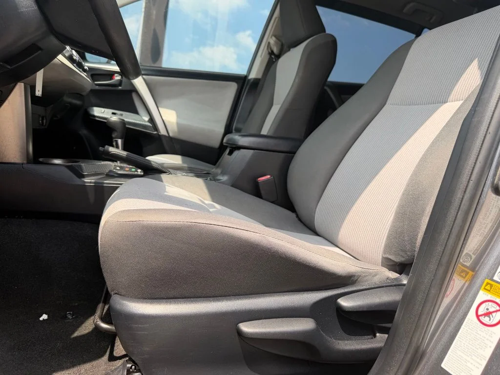 Used 2015 Gray Toyota LE image 23