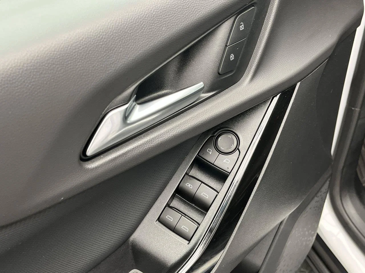 2026 Chevrolet Equinox LT - Photo 9