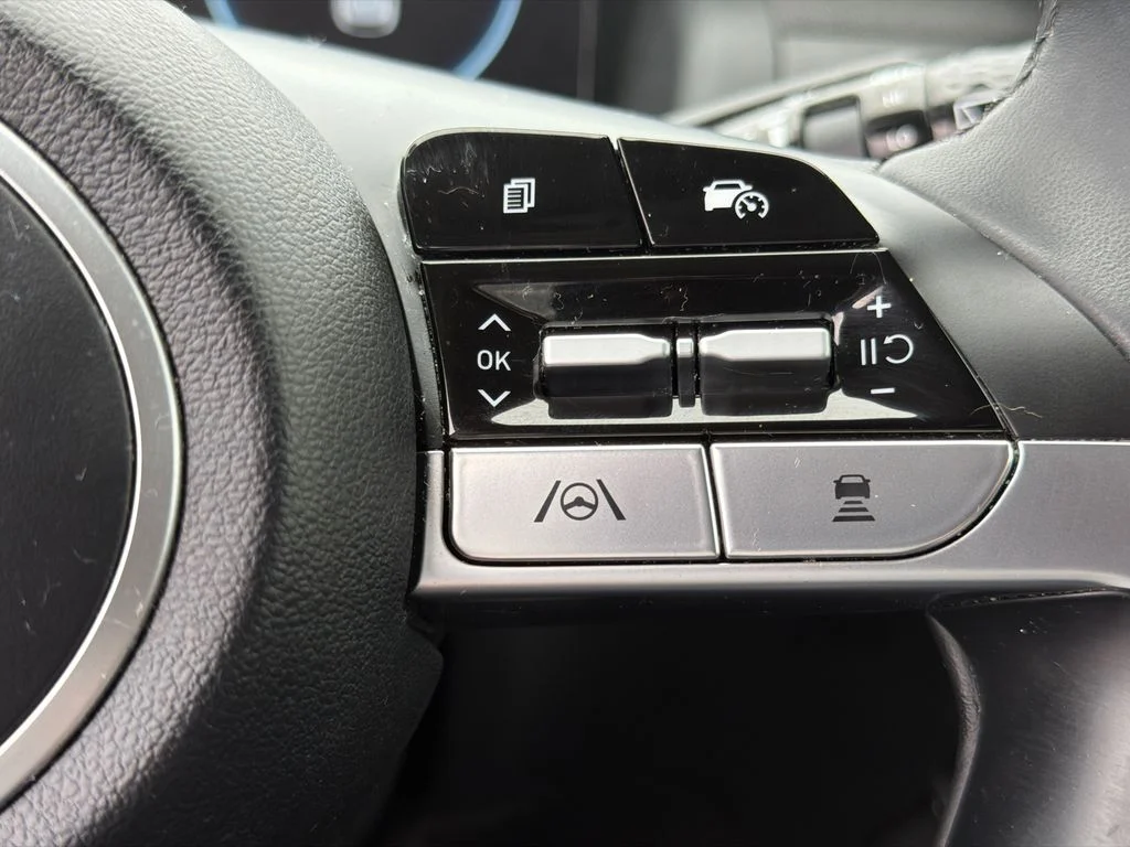 Used 2022 Black Hyundai SEL image 26