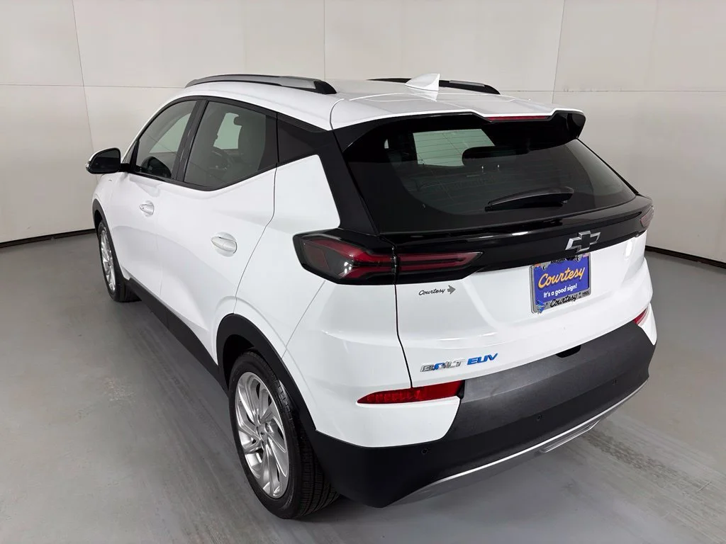 Certified Used 2023 SUMMIT WHITE Chevrolet LT image 7