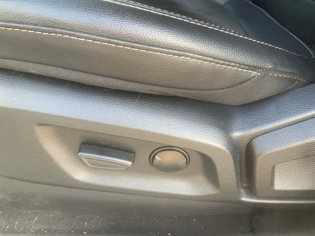 Used 2021 Silver Ford Lariat image 12