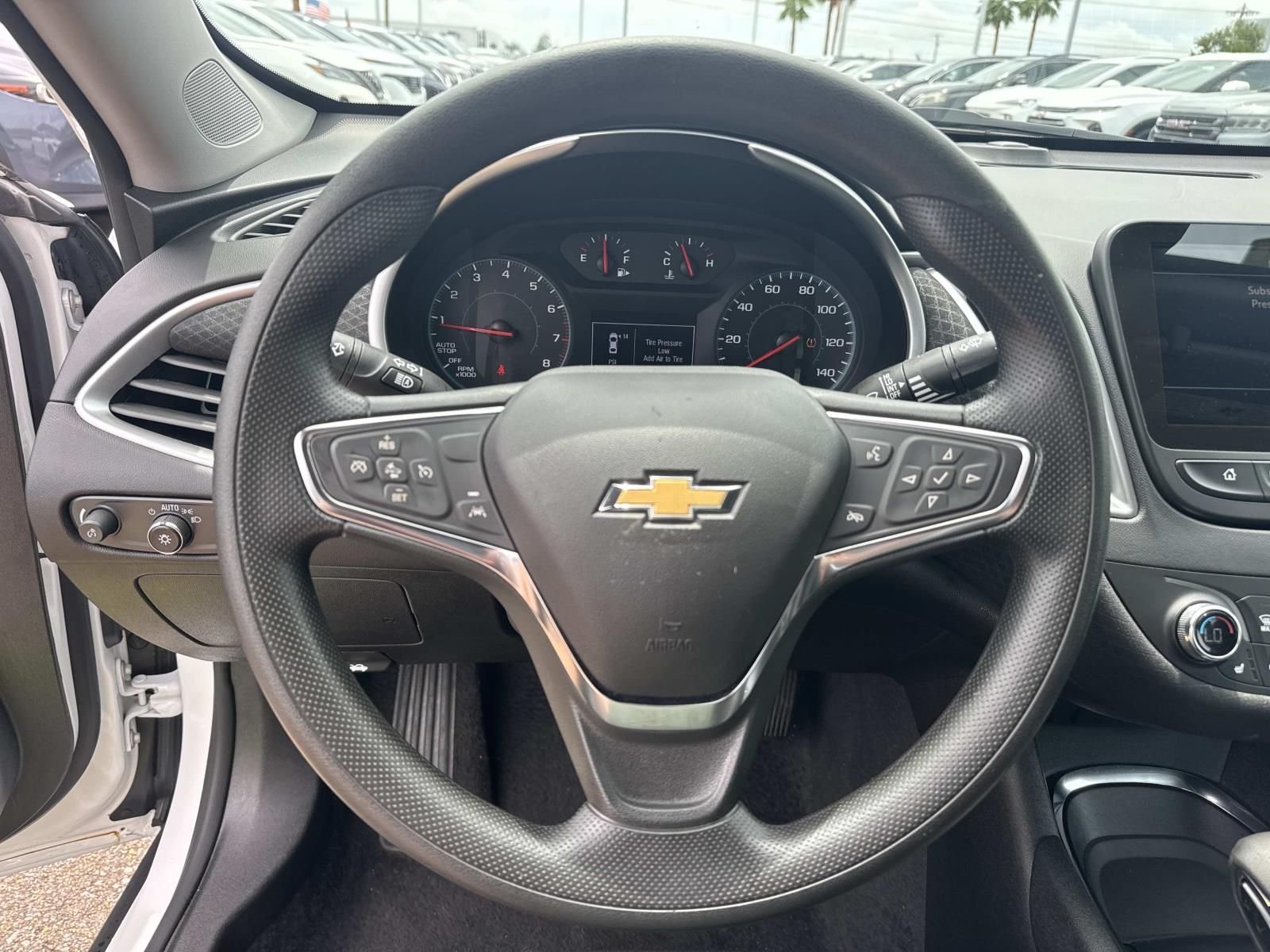 Used 2025 White Chevrolet LT image 22