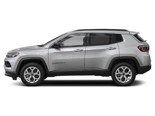 New 2026 Diamond Black Crystal Pearl-Coat Exterior Paint Jeep Limited image 6