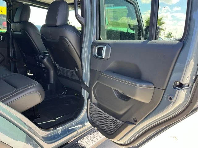 New 2026 Anvil Clear-Coat Exterior Paint Jeep Sahara image 19