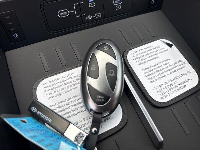 New 2026 Phantom Black Hyundai Limited image 37