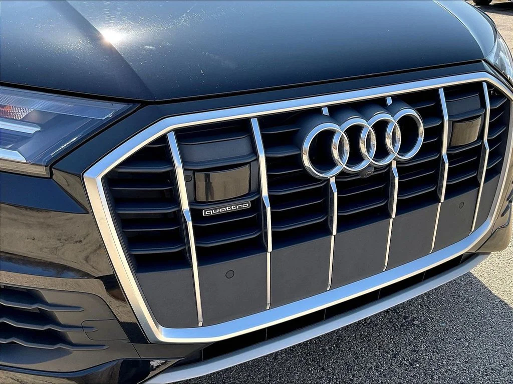 Used 2023 Mythos Black Metallic Audi 55 Premium Plus image 34
