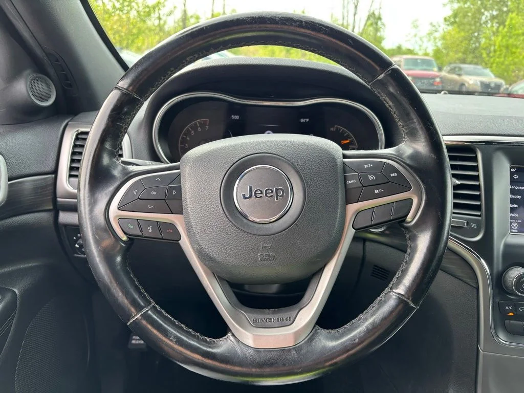 Used 2020 Black Jeep Laredo image 22