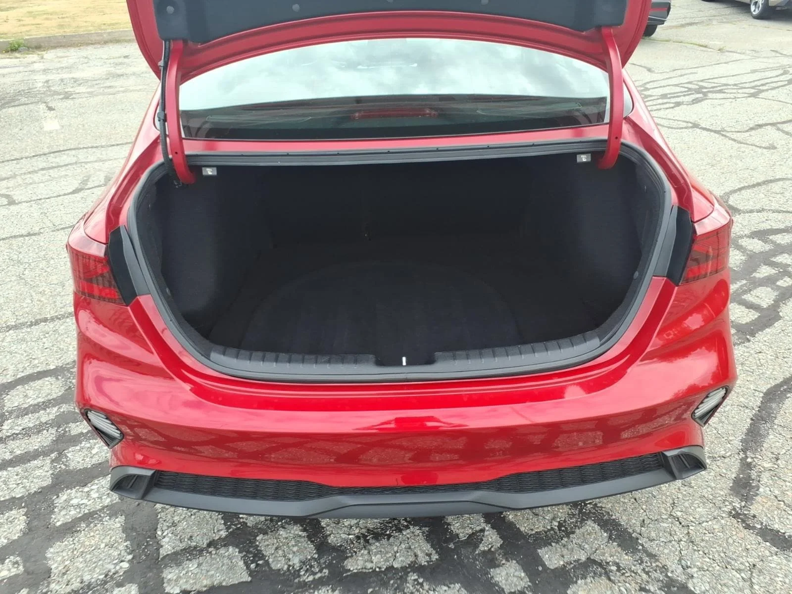 Used 2024 Currant Red Kia LXS image 12