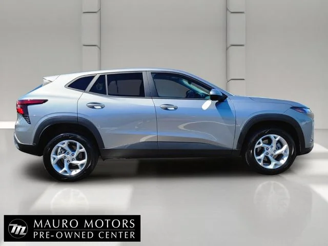 Used 2025 Gray Chevrolet LS image 2