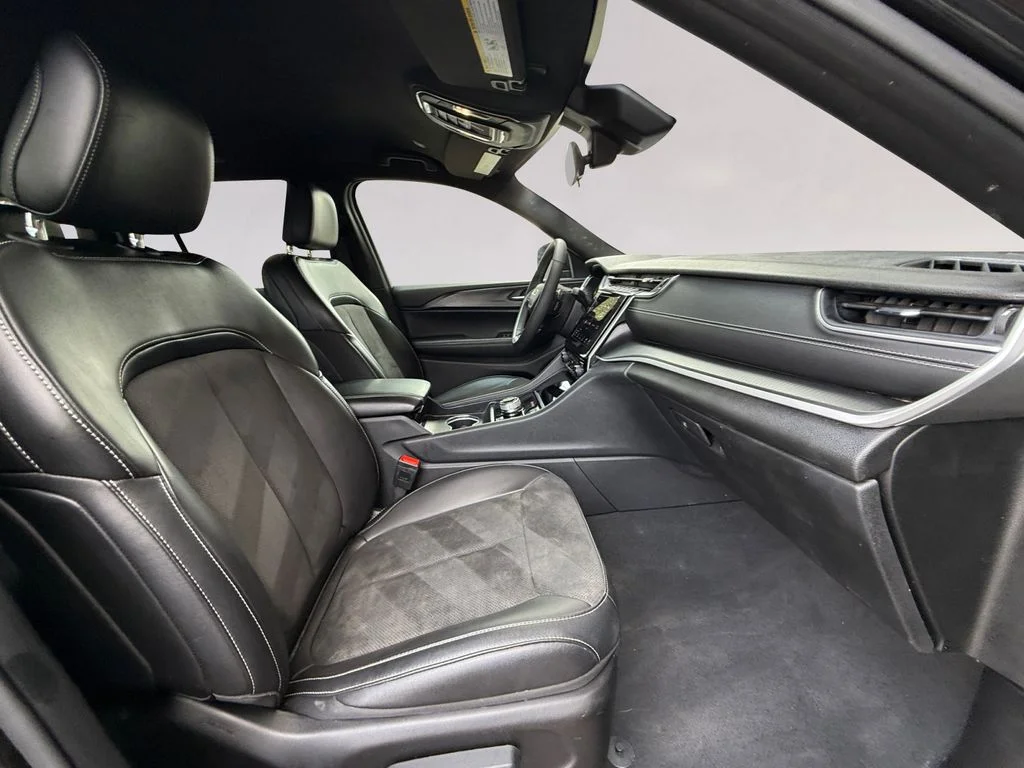 2025 Jeep Grand Cherokee Altitude - Photo 17