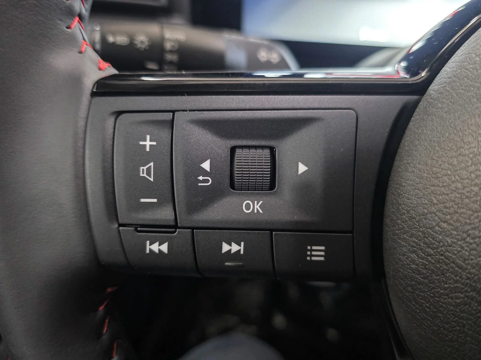 2026 Nissan KICKS SR AWD - Photo 40