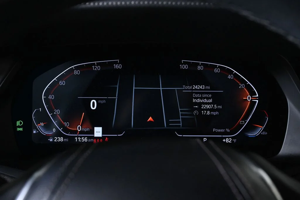 Used 2022 White BMW xDrive40i image 11