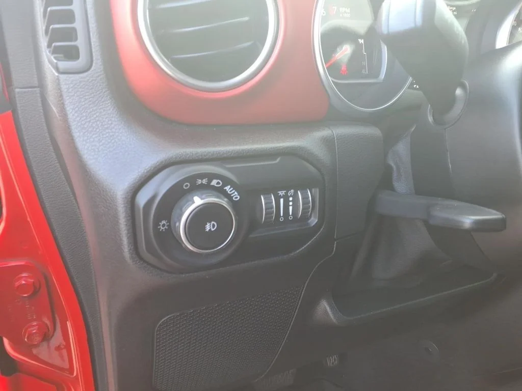 Used 2021 Red Jeep Unlimited Rubicon image 19