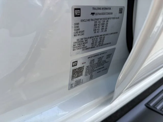 New 2026 Summit White GMC Elevation image 31