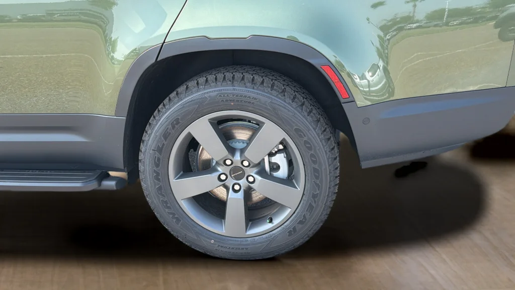 New 2026 Green Land Rover S image 17
