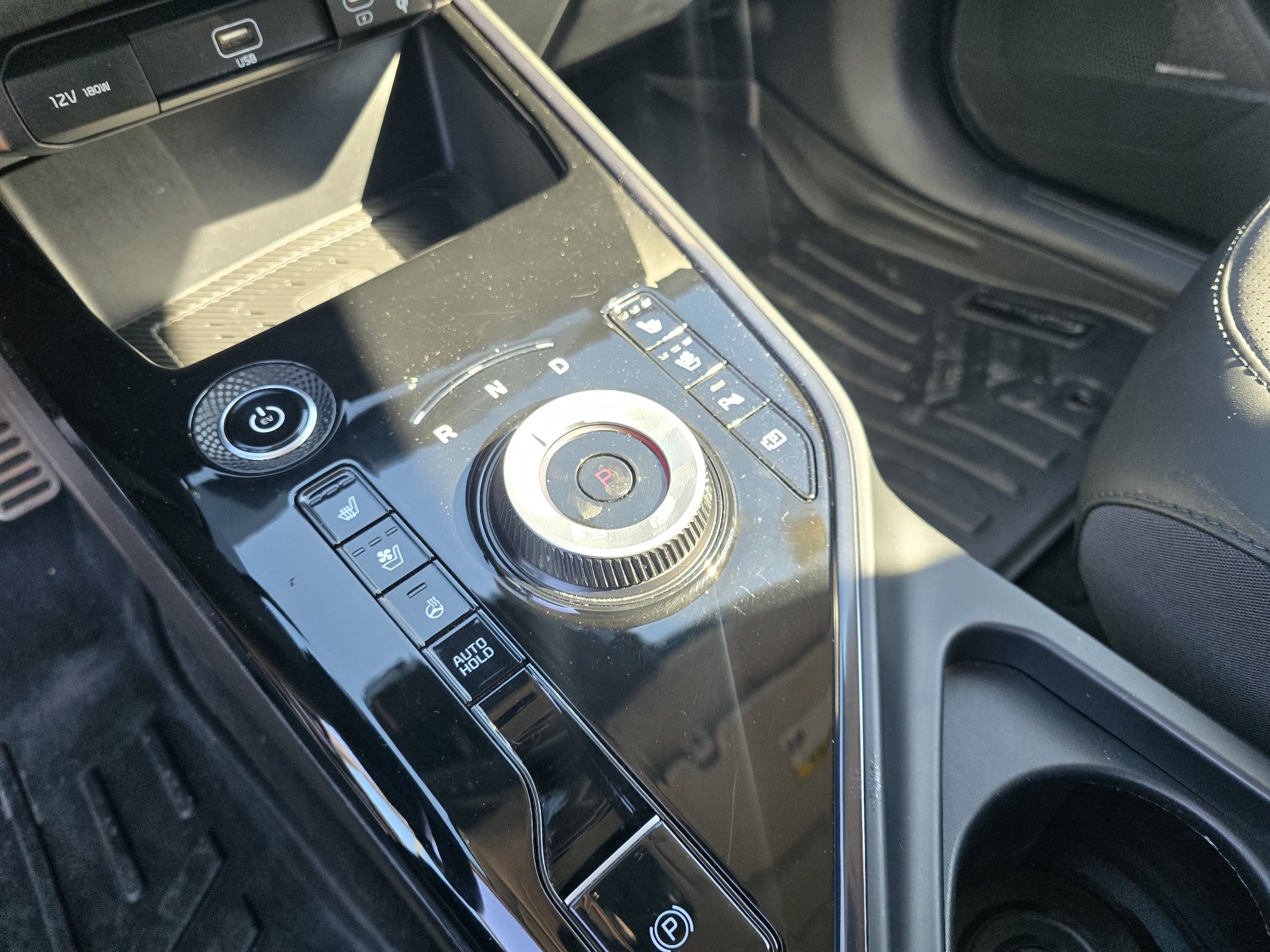 Used 2023 Steel Gray Kia Wave image 18