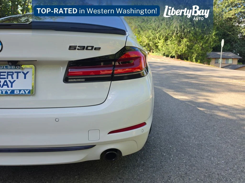 Used 2019 White BMW 530e xDrive iPerformance image 24