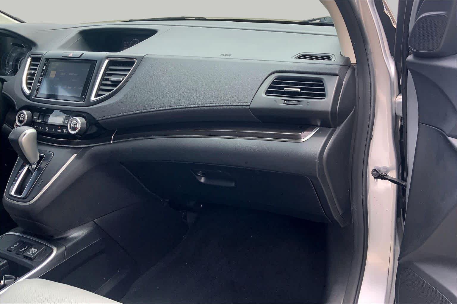 Used 2016 Alabaster Silver Metallic Honda EX-L image 18
