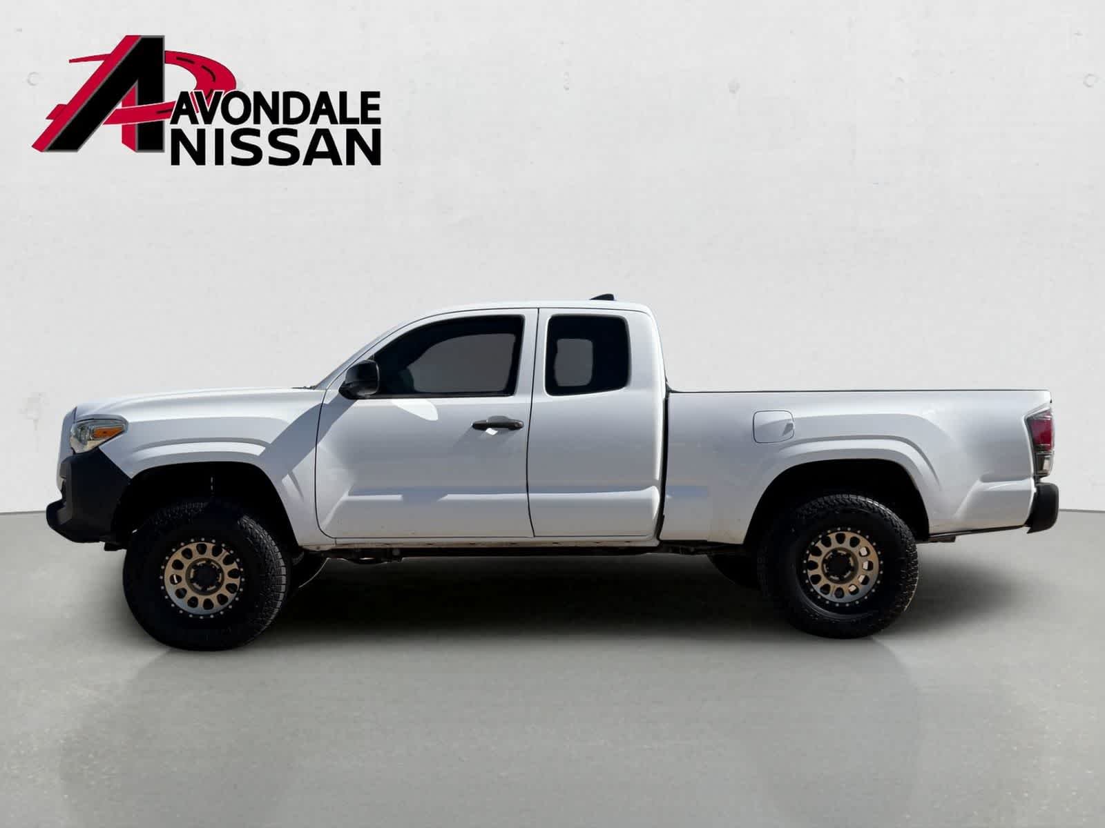 Used 2019 Super White Toyota SR image 3