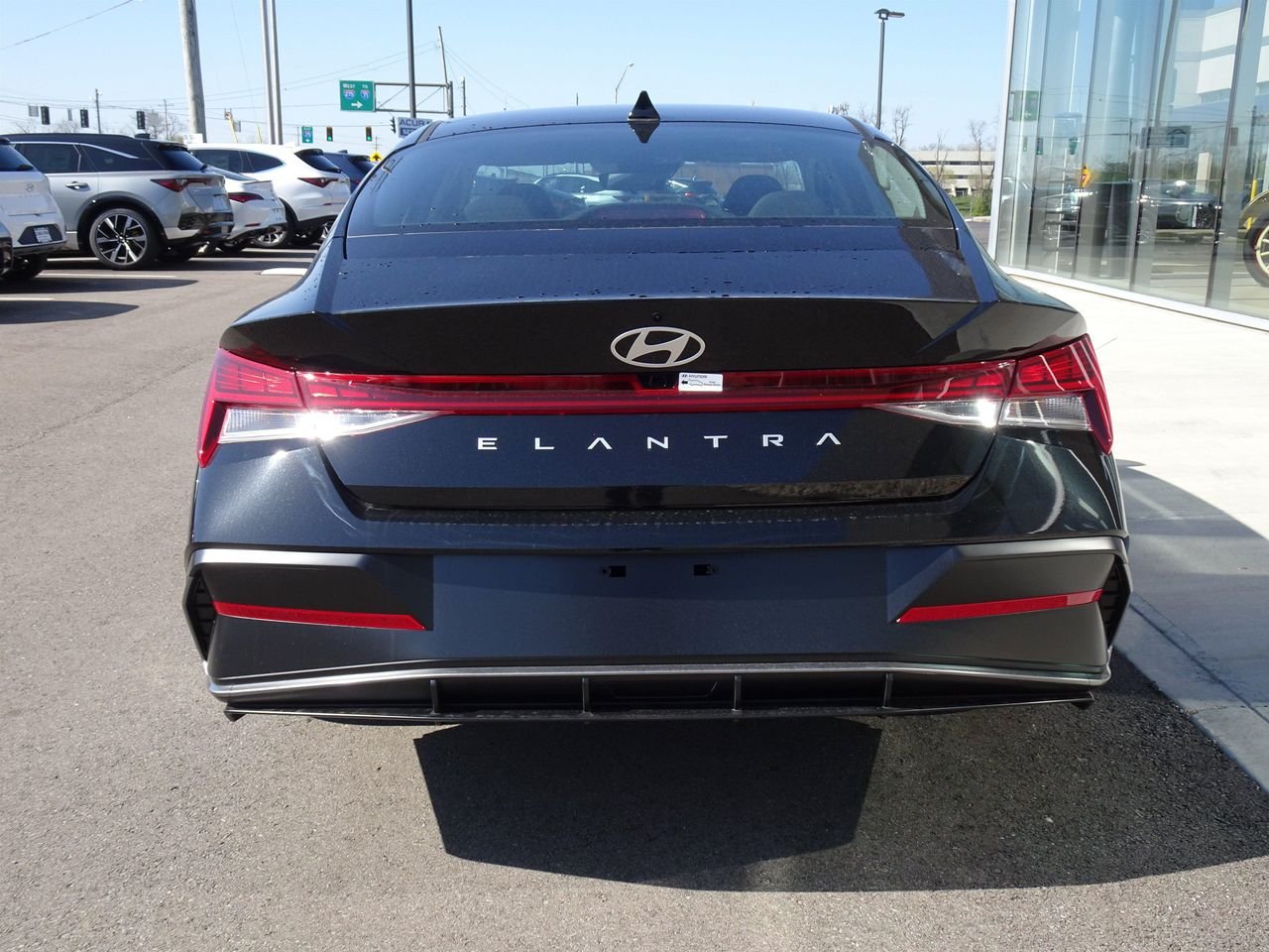 New 2025 Black Hyundai SEL Convenience image 5
