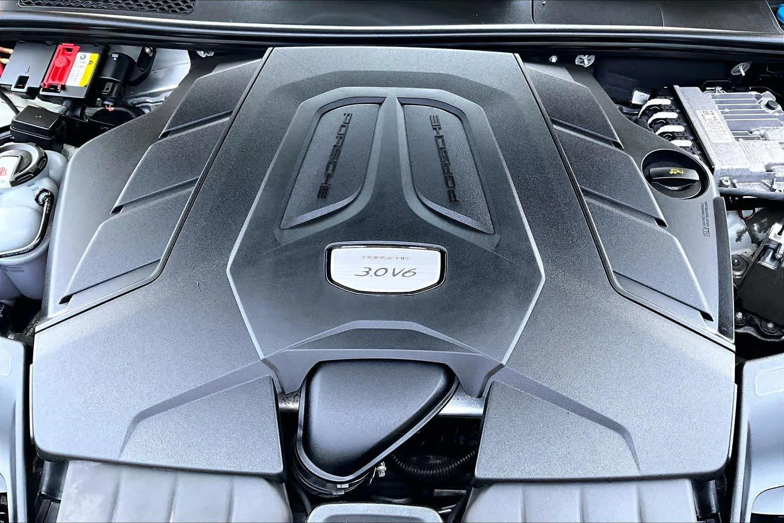 Used 2020 White Porsche  image 33