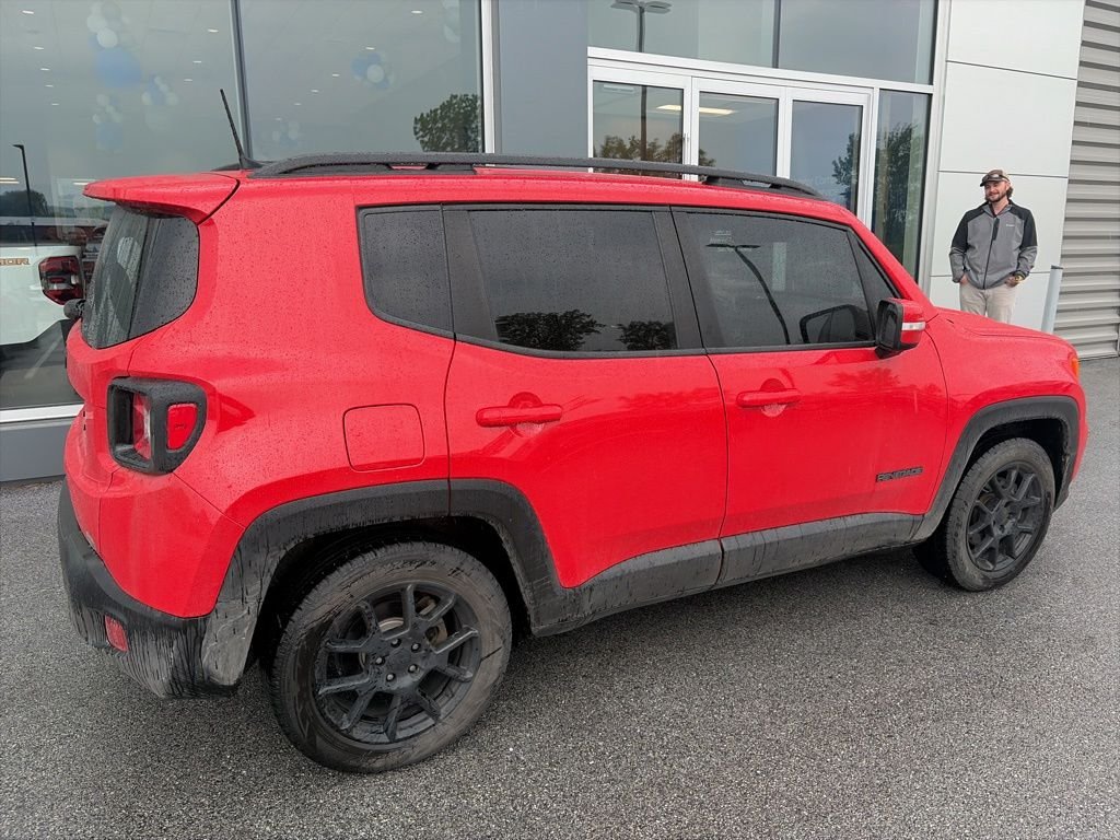 Used 2019 Colorado Red Clearcoat Jeep Latitude image 10